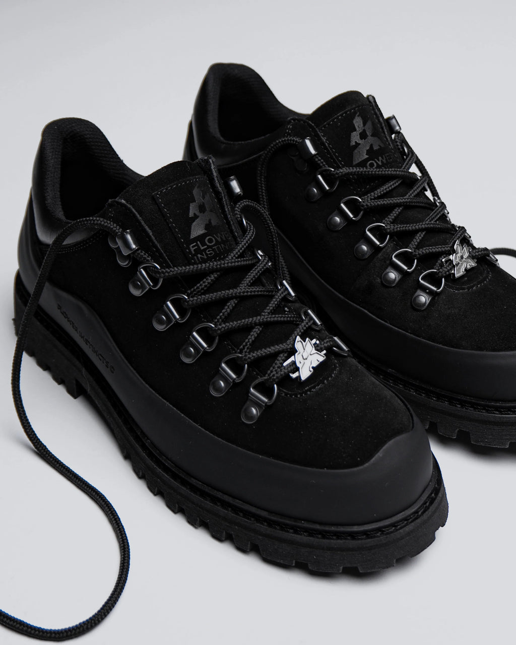 FLOWER INSTINCTS BOOTED GOAT