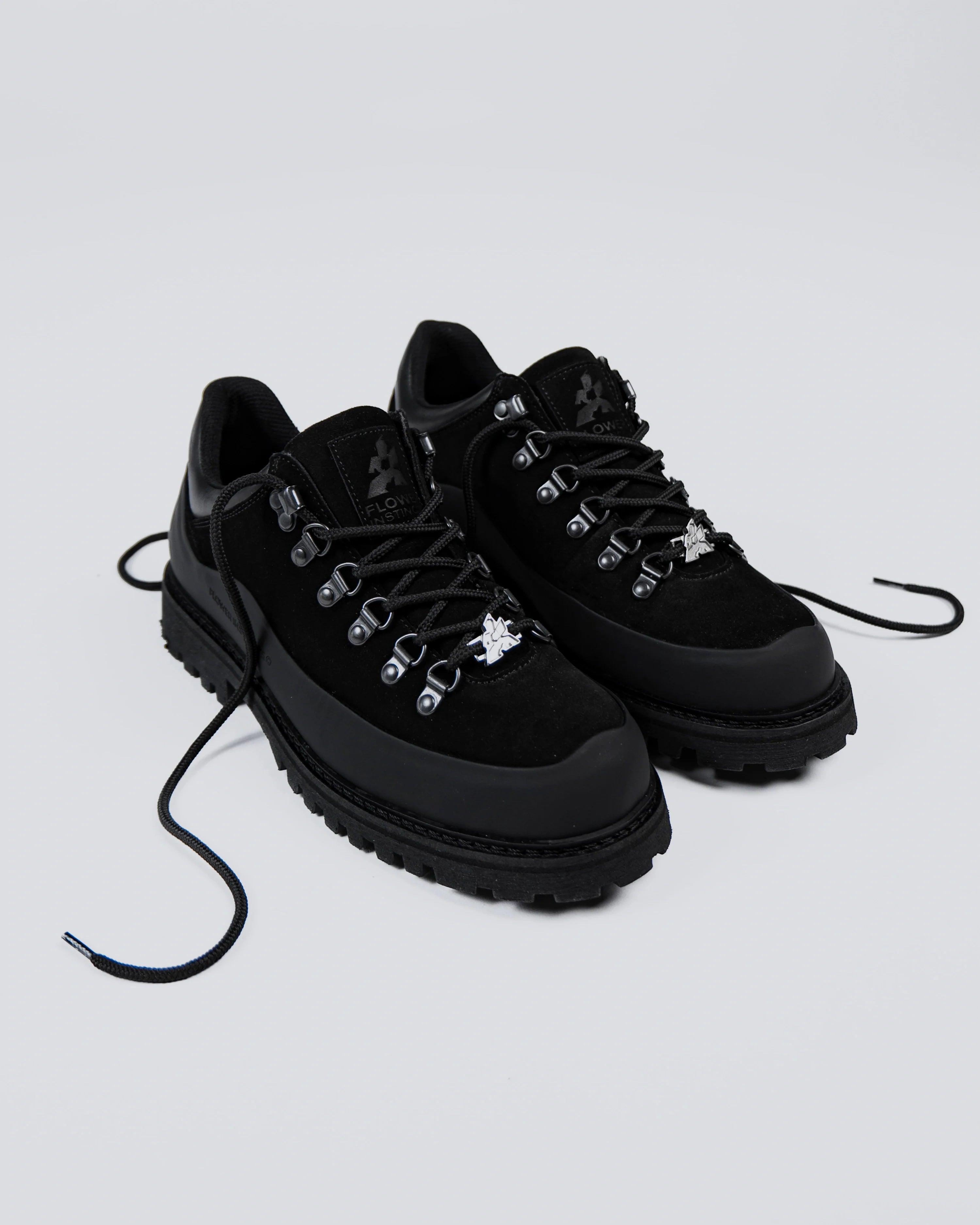 FLOWER INSTINCTS BOOTED GOAT