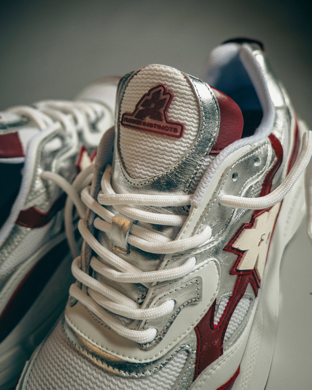 FLOWER INSTINCTS "COR-V RUNNER"