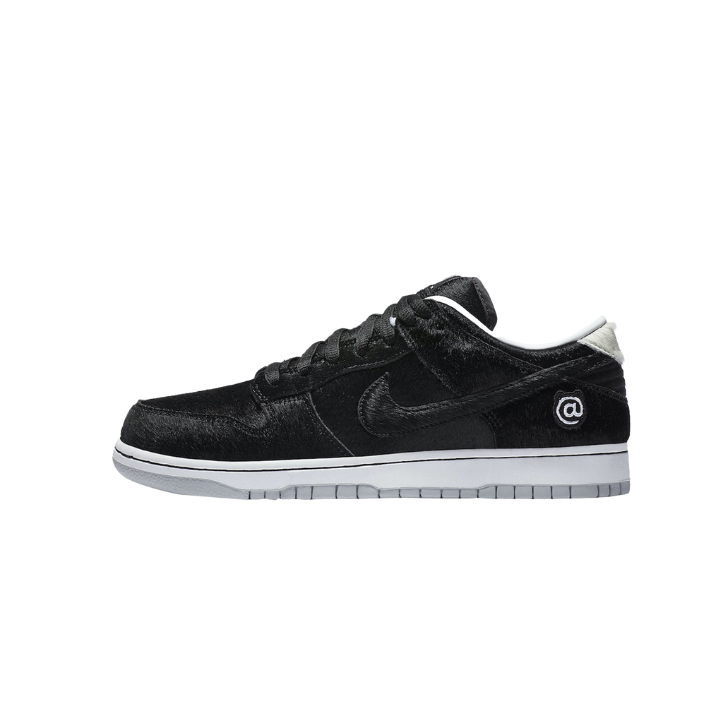 NIKE DUNK SB LOW MEDICOM TOY