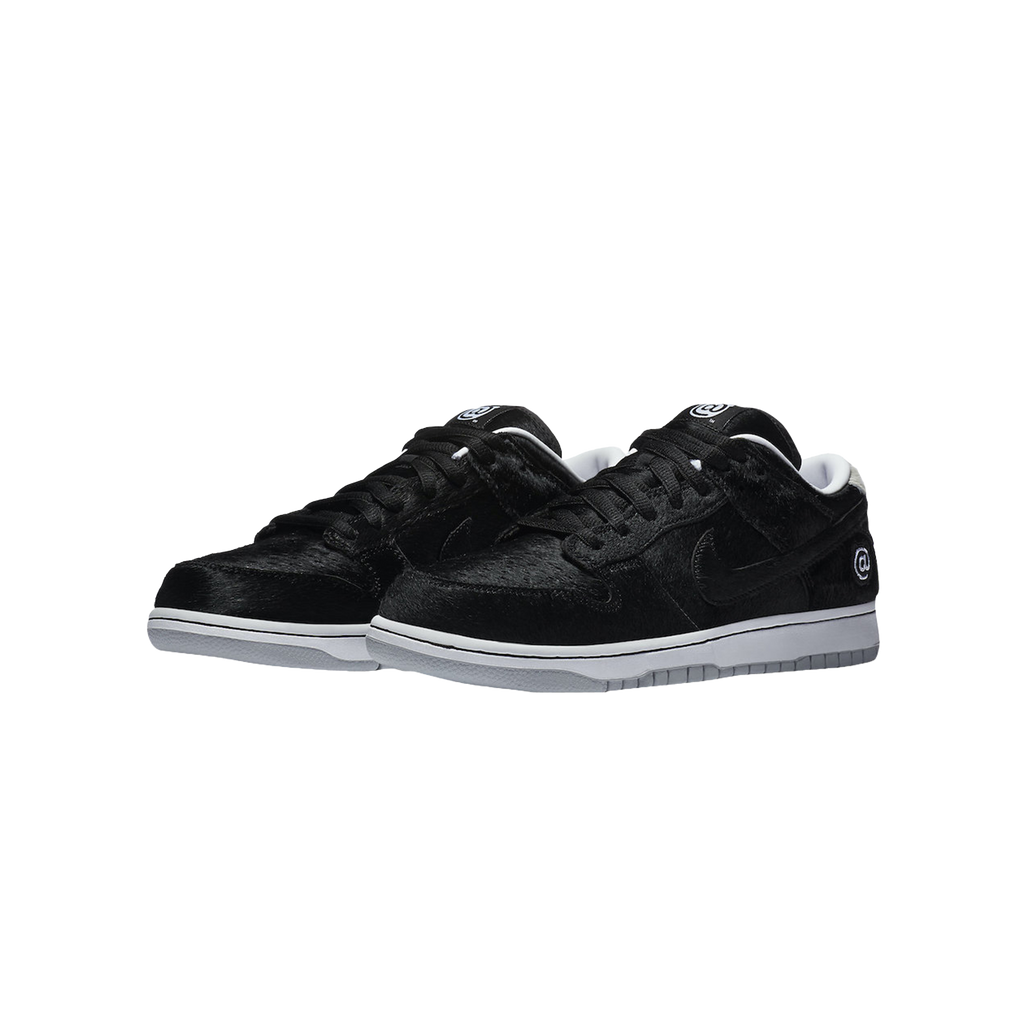 NIKE DUNK SB LOW MEDICOM TOY