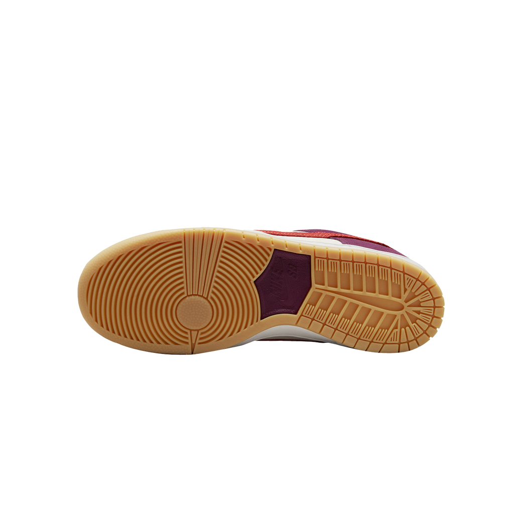 NIKE DUNK SB LOW SKATE LIKE A GIRL