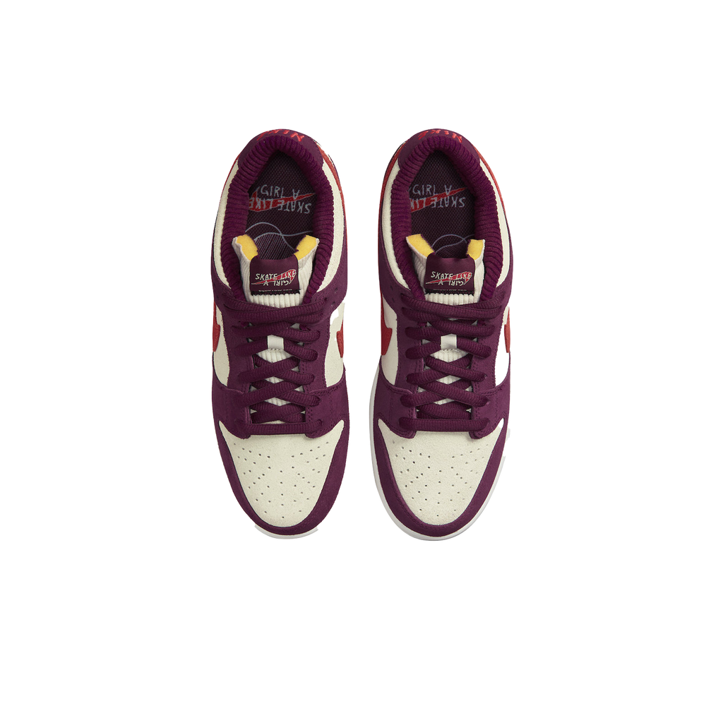 NIKE DUNK SB LOW SKATE LIKE A GIRL