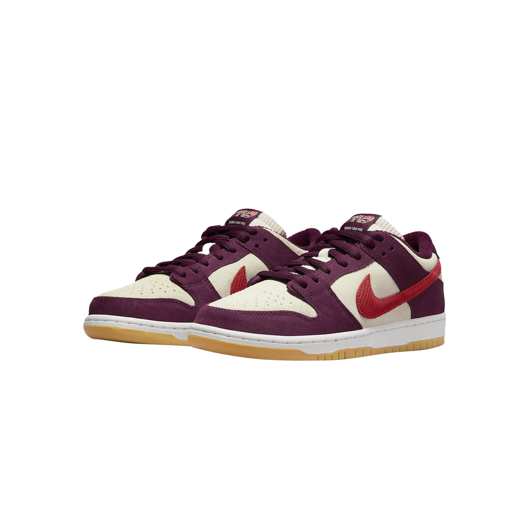 NIKE DUNK SB LOW SKATE LIKE A GIRL